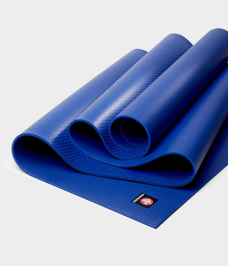  Manduka PRO Yoga Mat - For Women and Men, Non Slip, Cushion  for Joint Support and Stability, Thick 6mm, 71 Inch (180cm), Black :  Manduka Yoga Mat : Sports & Outdoors
